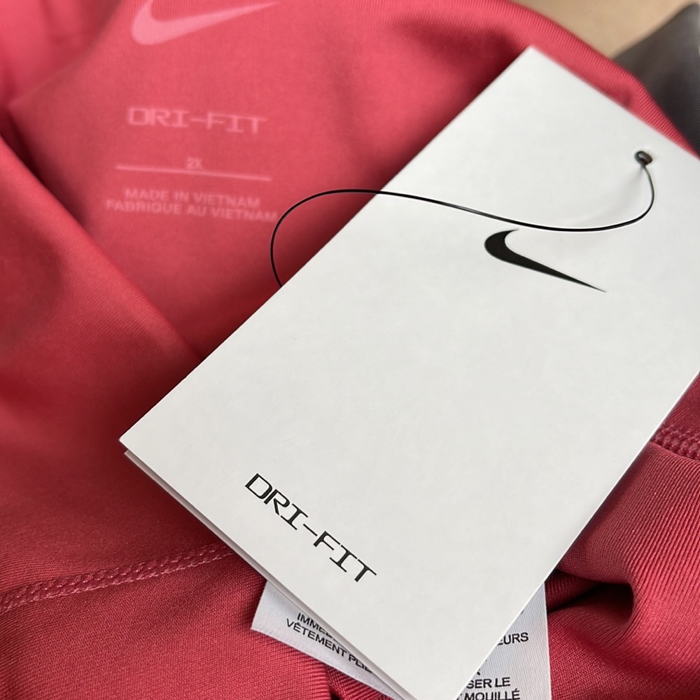 NWT NIKE ONE LUXE CROPPED TIGHTS - Picture 2 of 6